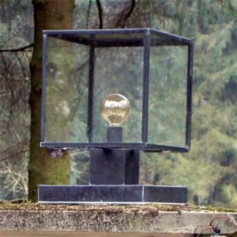 Vitrine Pillar Lantern Sockelleuchte bronze